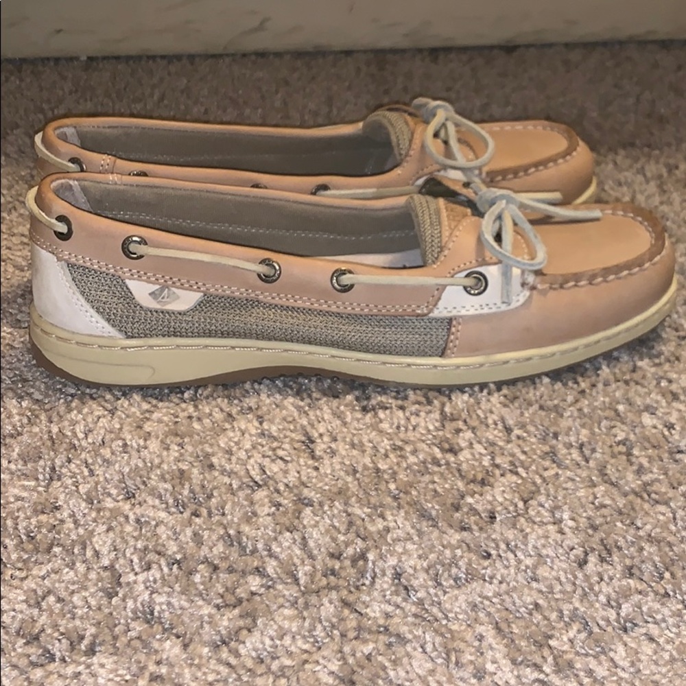 BRAND NEW SPERRY’S - Picture 3 of 7